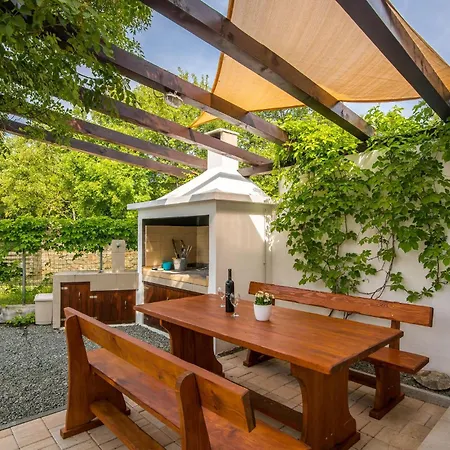 Cozy In With Kitchen Holiday home Kras
