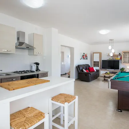 Cozy In With Kitchen Holiday home Kras