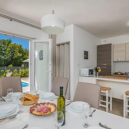 Holiday home Cozy In With Kitchen Kras